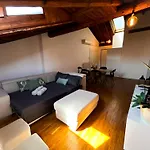 Loft Mansardato Sullo Skyline Di