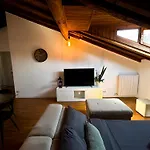 Loft Mansardato Sullo Skyline Di *