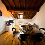Loft Mansardato Sullo Skyline Di