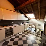 Apartman Loft Mansardato Sullo Skyline Di