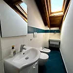 Loft Mansardato Sullo Skyline Di