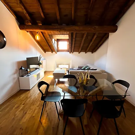 Loft Mansardato Sullo Skyline Di Апартаменты *