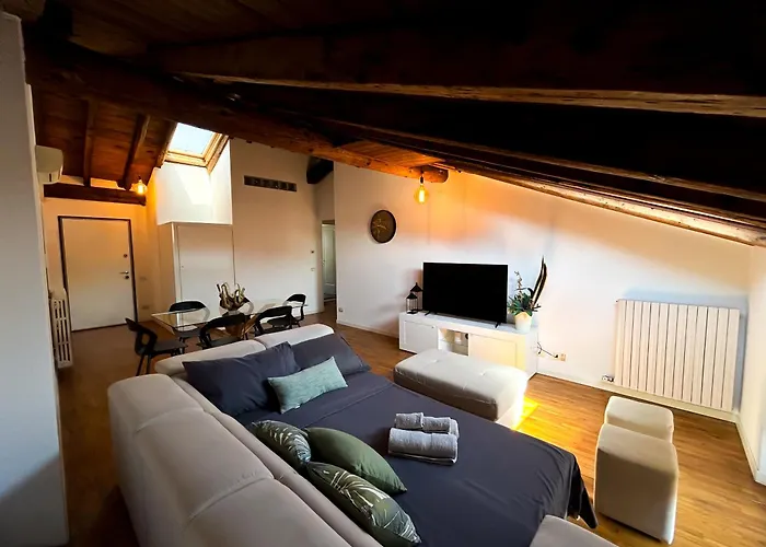 Loft Mansardato Sullo Skyline Di Апартаменты Бергамо