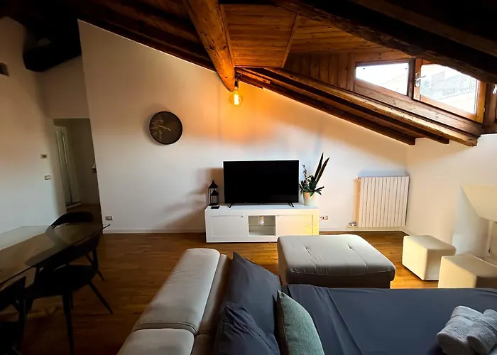 Loft Mansardato Sullo Skyline Di *