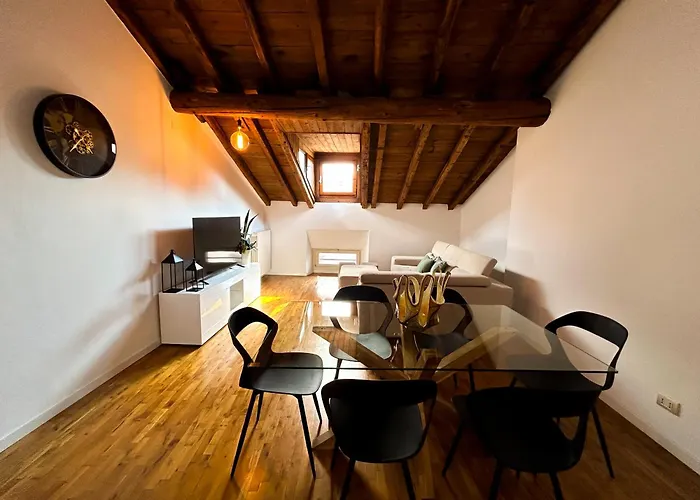 Loft Mansardato Sullo Skyline Di