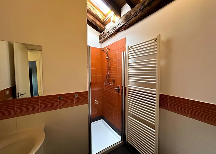 Loft Mansardato Sullo Skyline Di Бергамо